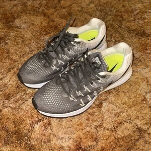 womens nike sneakers 8.5 NEVER WORN
